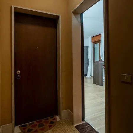 Free Parking - N8 Urban Loft * Verona