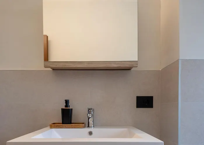 Free Parking - N8 Urban Loft Apartment *